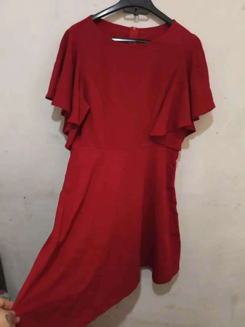 Vestido rojo elegante para mujer - 2