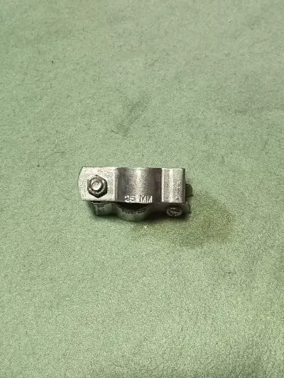 Pack 49 Abrazaderas Caddy 25mm con Tuerca - miniatura 2