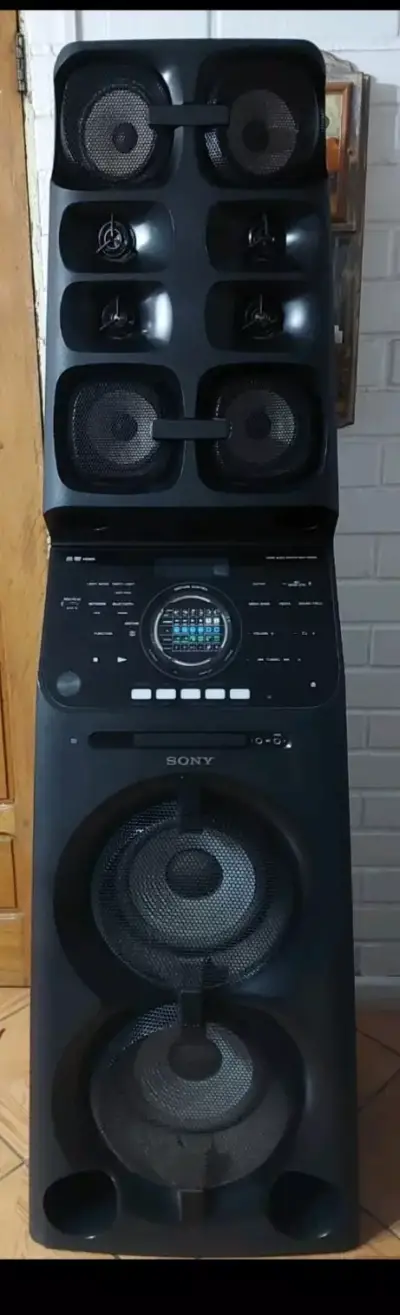 Parlante Sony de alta potencia con luces LED - miniatura 1