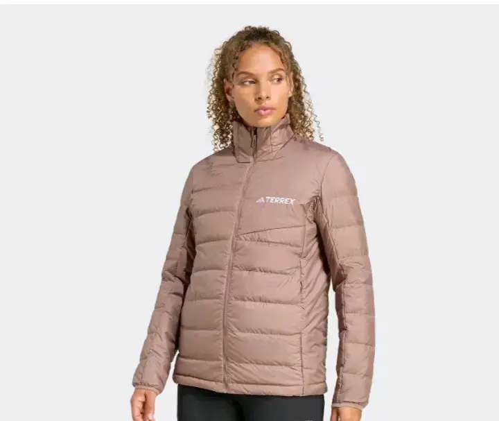 Chaqueta Terrex acolchada para mujer color beige - 4