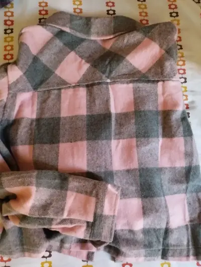 Chaqueta de franela a cuadros rosados y grises S-M - miniatura 2