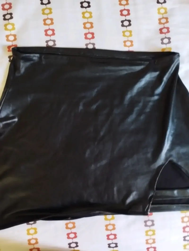 Falda de cuero sintético negra talla M - 1