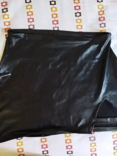 Falda de cuero sintético negra talla M - miniatura 1