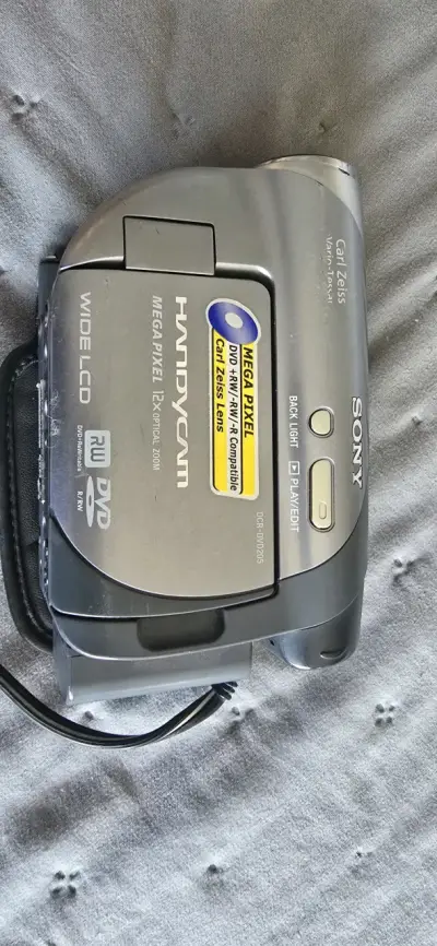 Videocámara Sony Handycam DCR-DVD205 con Zoom Óptico - miniatura 1