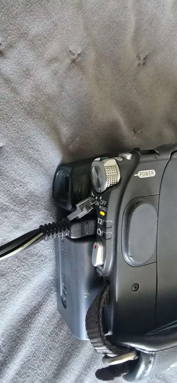 Videocámara Sony Handycam DCR-DVD205 con Zoom Óptico - 3