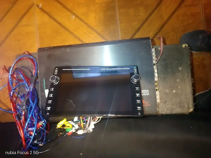 Sistema de sonido para auto con pantalla y subwoo - 2