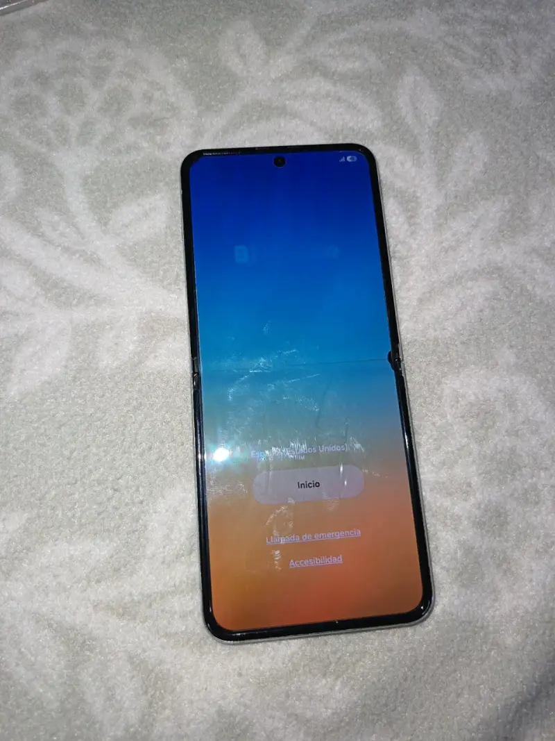 Samsung Galaxy 5 Z  Flip con 4 fundas - 4