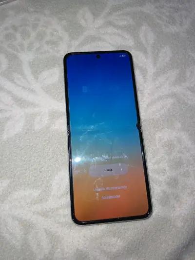Samsung Galaxy 5 Z  Flip con 4 fundas - miniatura 4