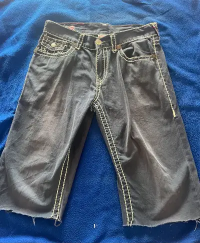 Bermudas True Religion de mezclilla con costuras contrastantes - miniatura 1