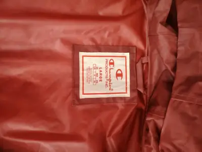 Chaqueta Impermeable Roja Champion con Capucha - miniatura 2