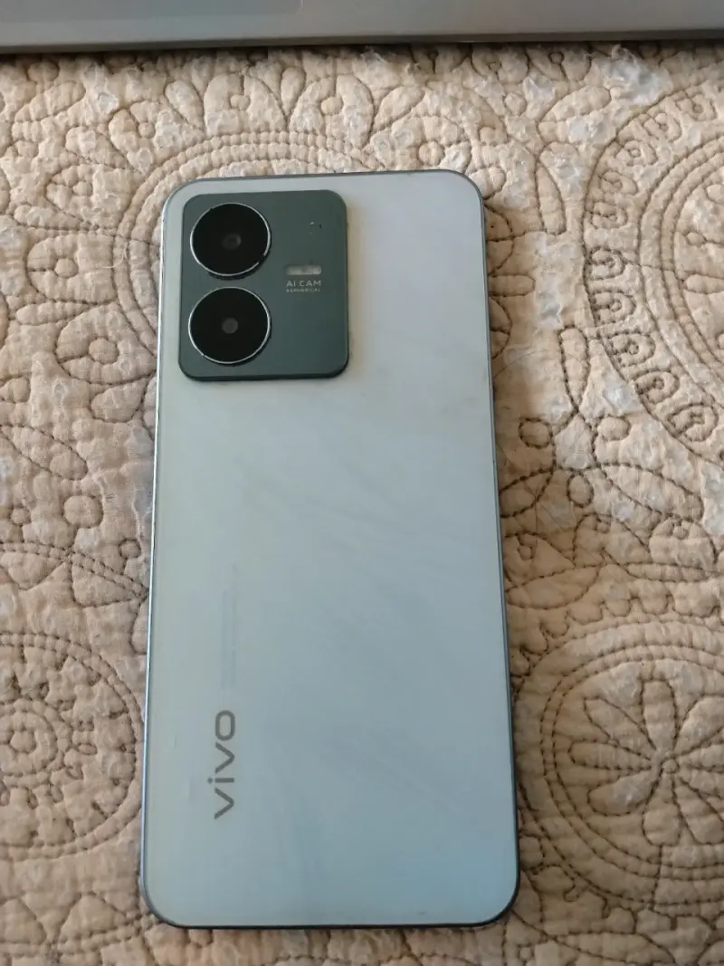Smartphone Vivo Y22 con doble cámara - 2