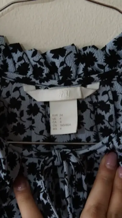Vestido estampado floral H&M talla 34 - miniatura 2