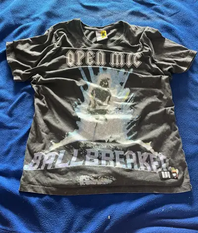 Polera negra con diseño Open Mic talla XS - miniatura 1