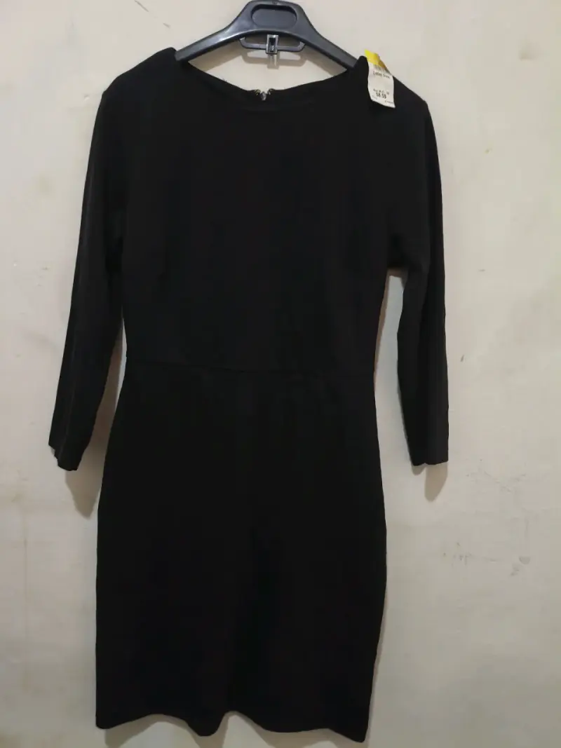 Vestido negro elegante de manga larga - 3