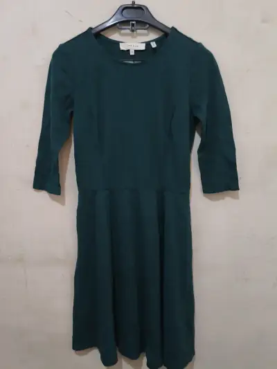 Vestido verde esmeralda de manga 3/4 - miniatura 2