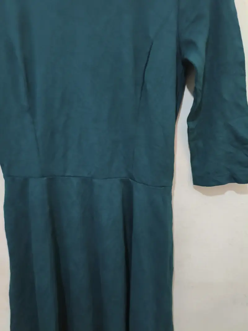 Vestido verde esmeralda de manga 3/4 - 3