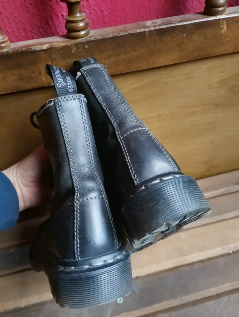 Botas de cuero negro estilo militar - 4