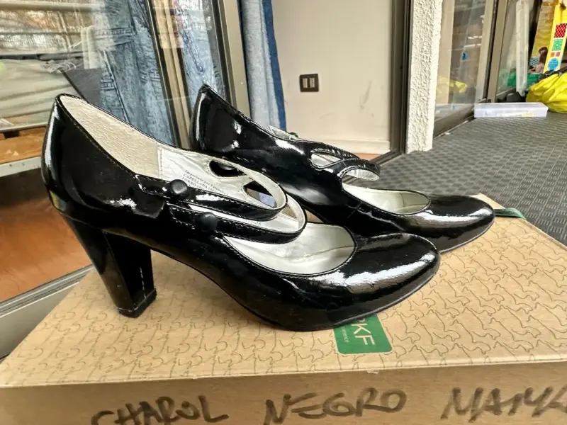 Zapatos de tacón negro charol para mujer - 2