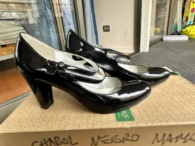 Zapatos de tacón negro charol para mujer - miniatura 2
