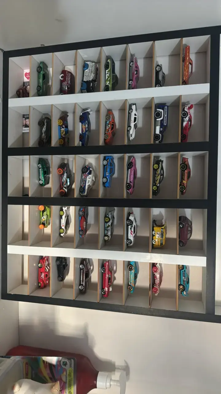Vitrina para autos de colección con 30 compartimentos - 2