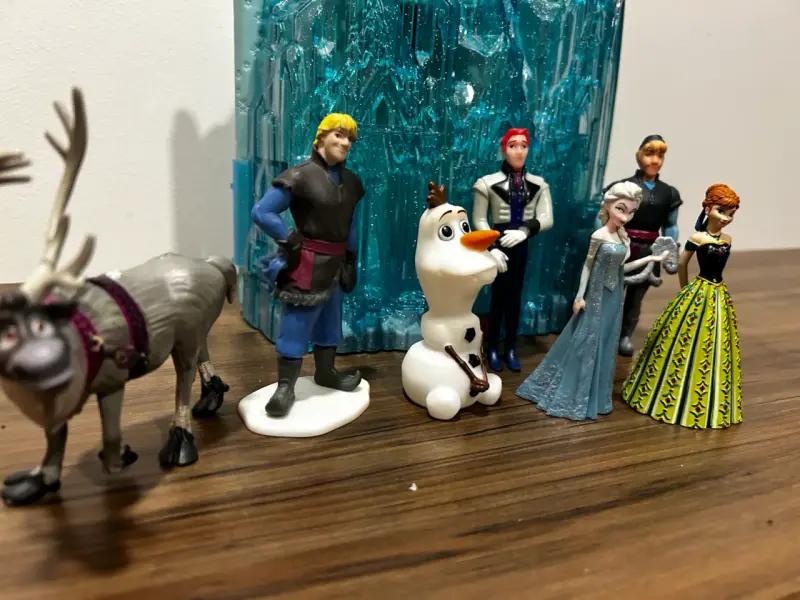Castillo Frozen con Luces Disney Incluye perdona - 3