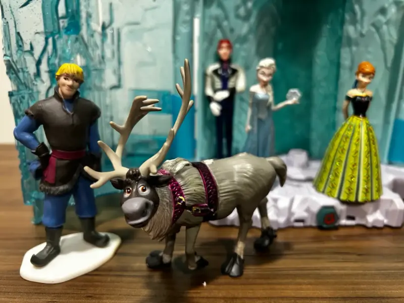 Castillo Frozen con Luces Disney Incluye perdona - 6