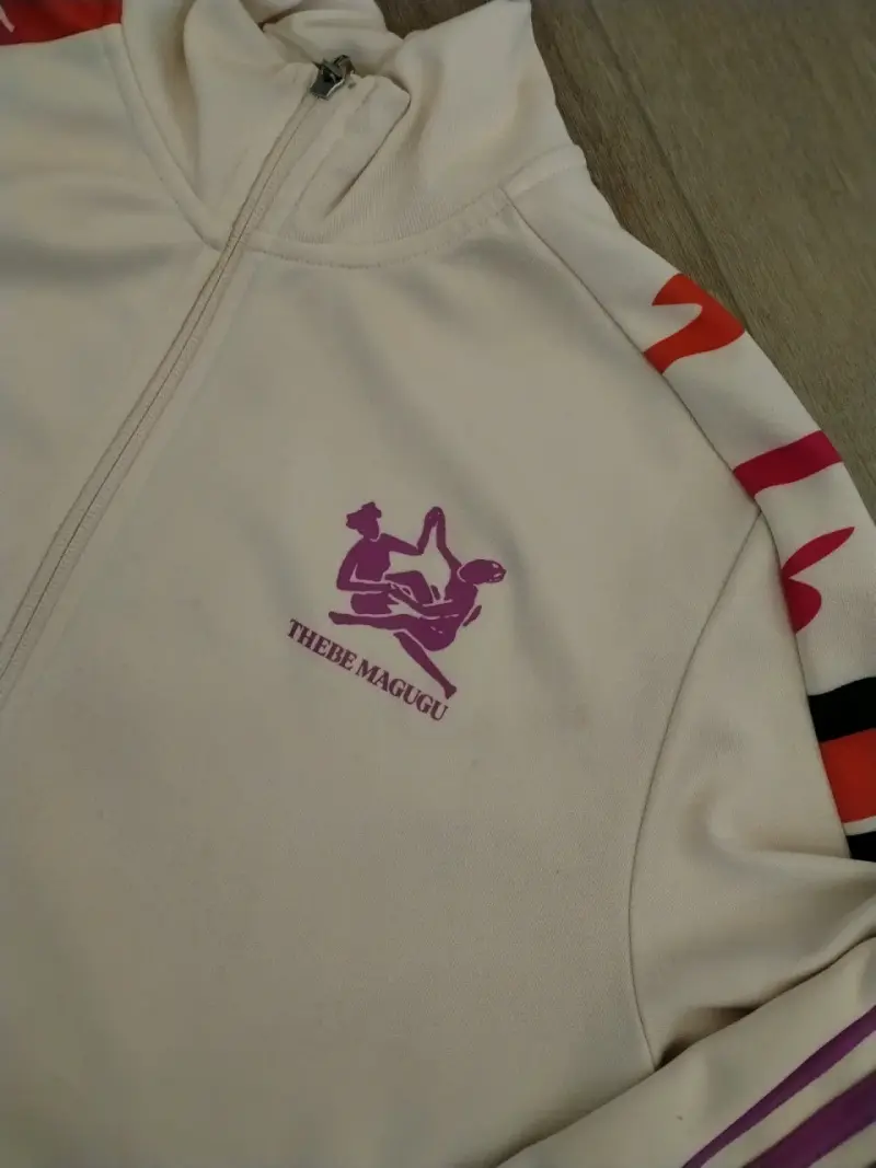 Chaqueta deportiva Adidas Thebe Magugu blanca - 3