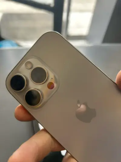 iPhone 16 Pro en buen estado - miniatura 1