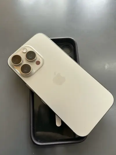 iPhone 16 Pro en buen estado - miniatura 2