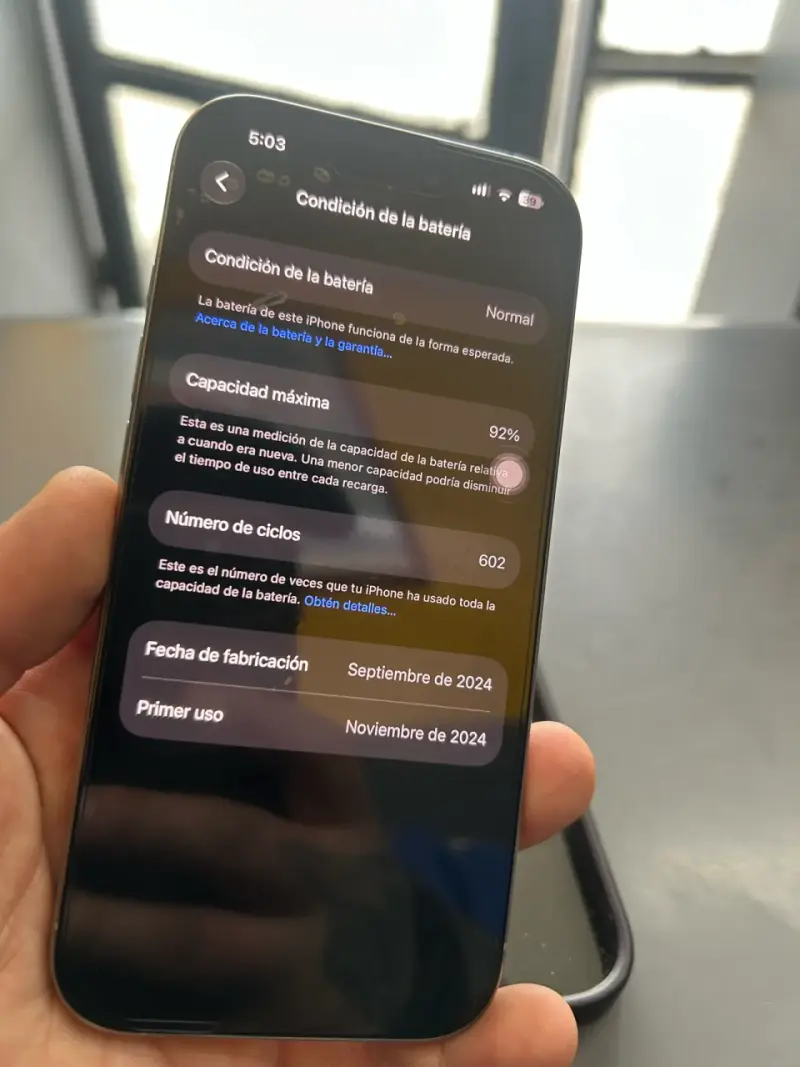 iPhone 16 Pro en buen estado - 6