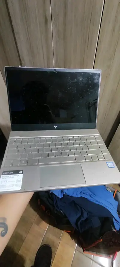 Laptop HP Envy Intel Core i5 8va Gen - miniatura 3