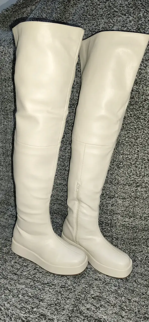 Botas altas blancas de cuero sintético - 1