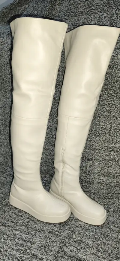 Botas altas blancas de cuero sintético - miniatura 1