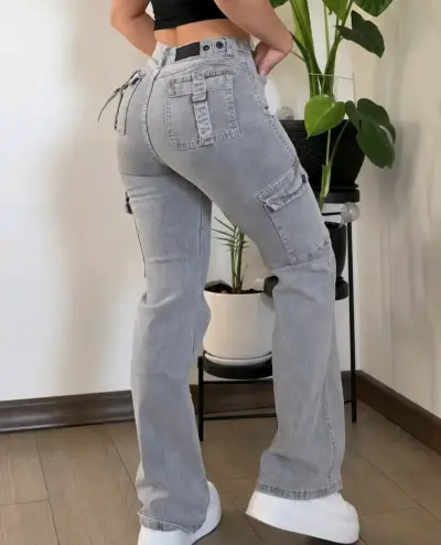 Jeans cargo gris de tiro alto para mujer - miniatura 2