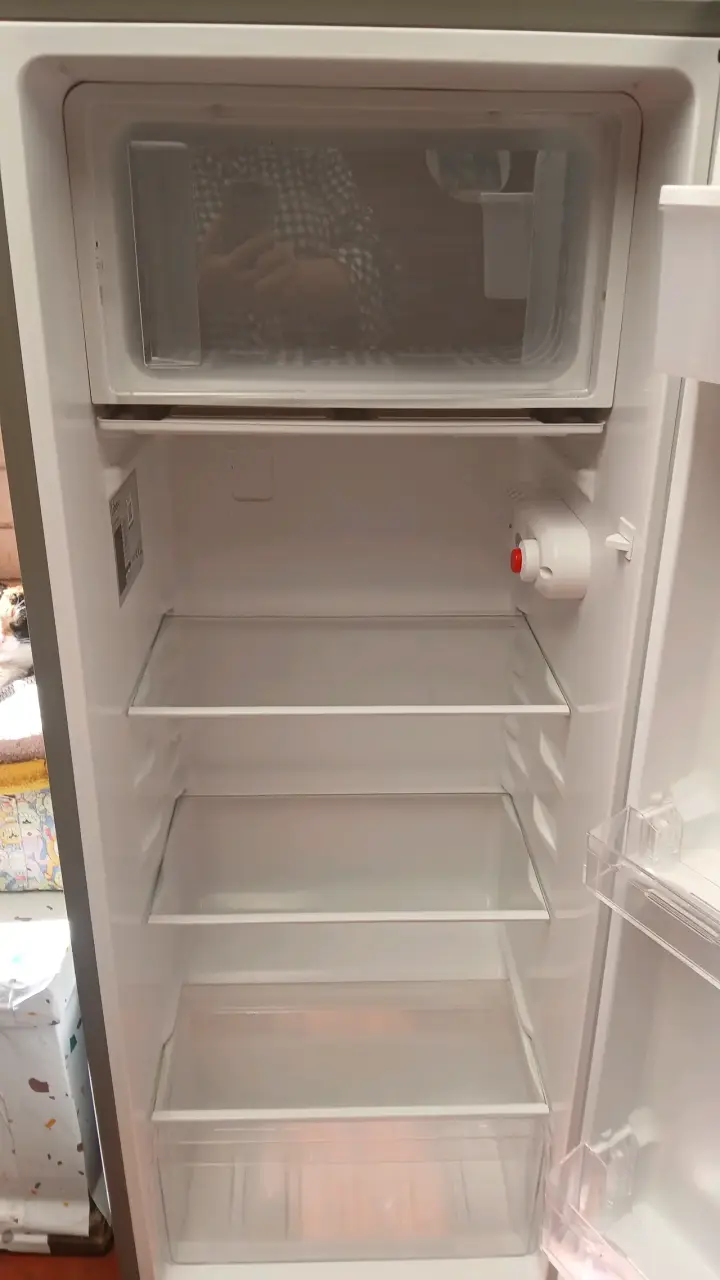 Refrigerador con dispensador de agua - 2