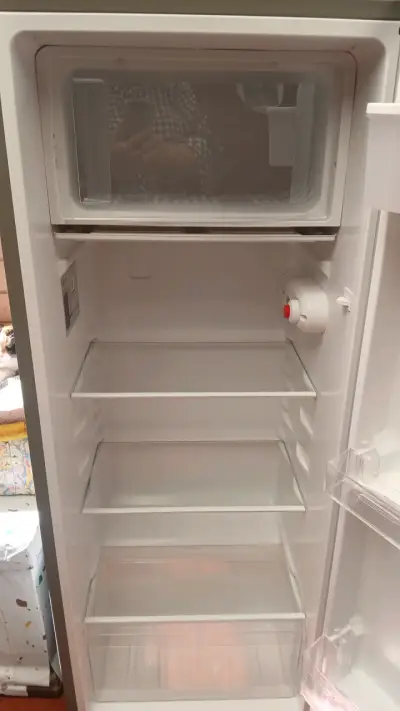 Refrigerador con dispensador de agua - miniatura 2