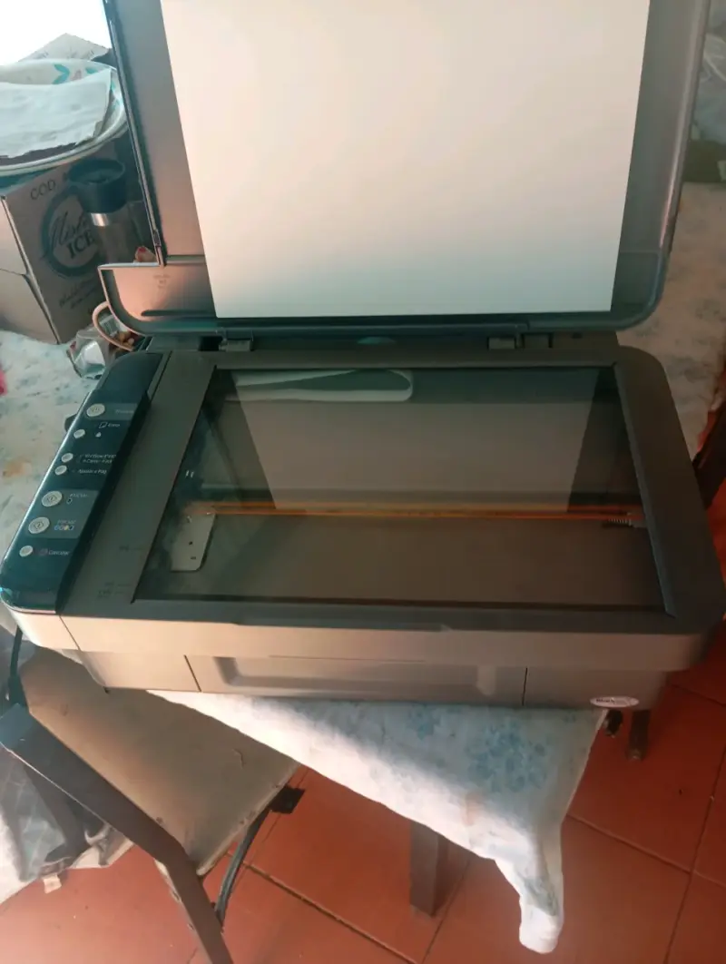 Impresora multifuncional Epson Stylus CX3900 - 2