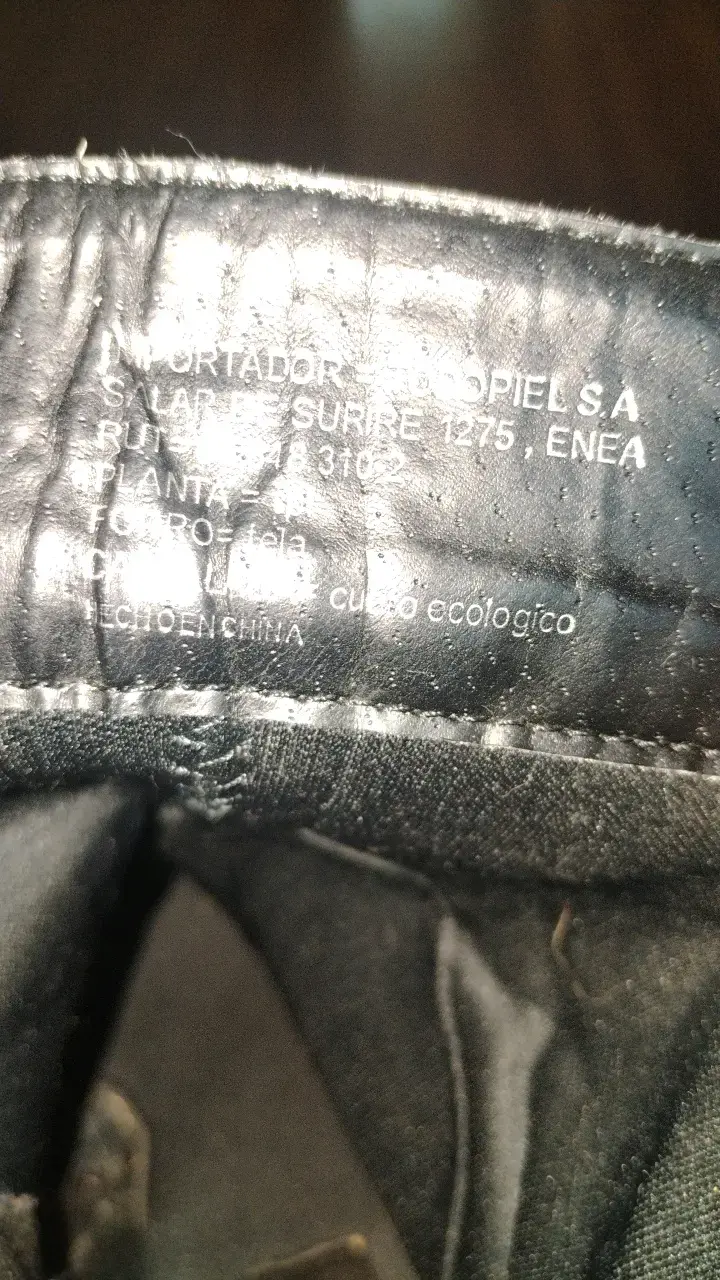 Botas negras con hebillas y tachuelas - 5