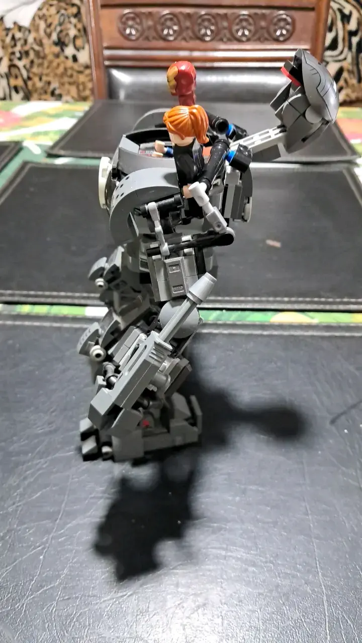 LEGO Marvel: Caos de Iron Monger - 2