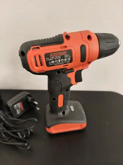 Taladro Inalámbrico Black+Decker 12V y Accesorios - miniatura 1