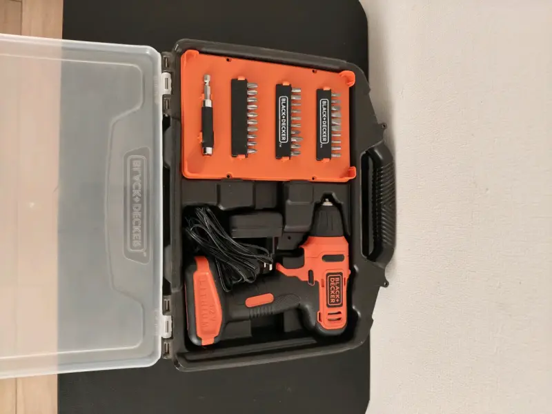 Taladro Inalámbrico Black+Decker 12V y Accesorios - 4