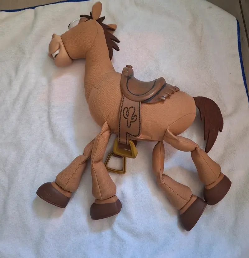 Muñeco Woody de Toy Story con sombrero y amigos. - 3