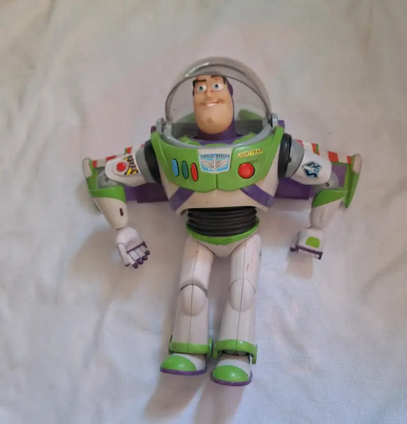 Muñeco Woody de Toy Story con sombrero y amigos. - 4