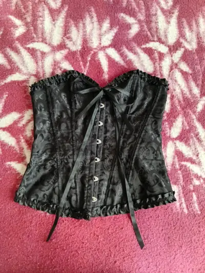 Corset negro con diseño floral - miniatura 1