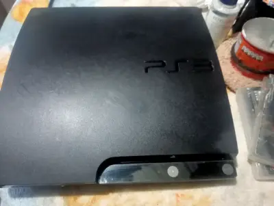 Consola PS3 con 2 juegos ,no tiene detalless,nuevo - miniatura 1