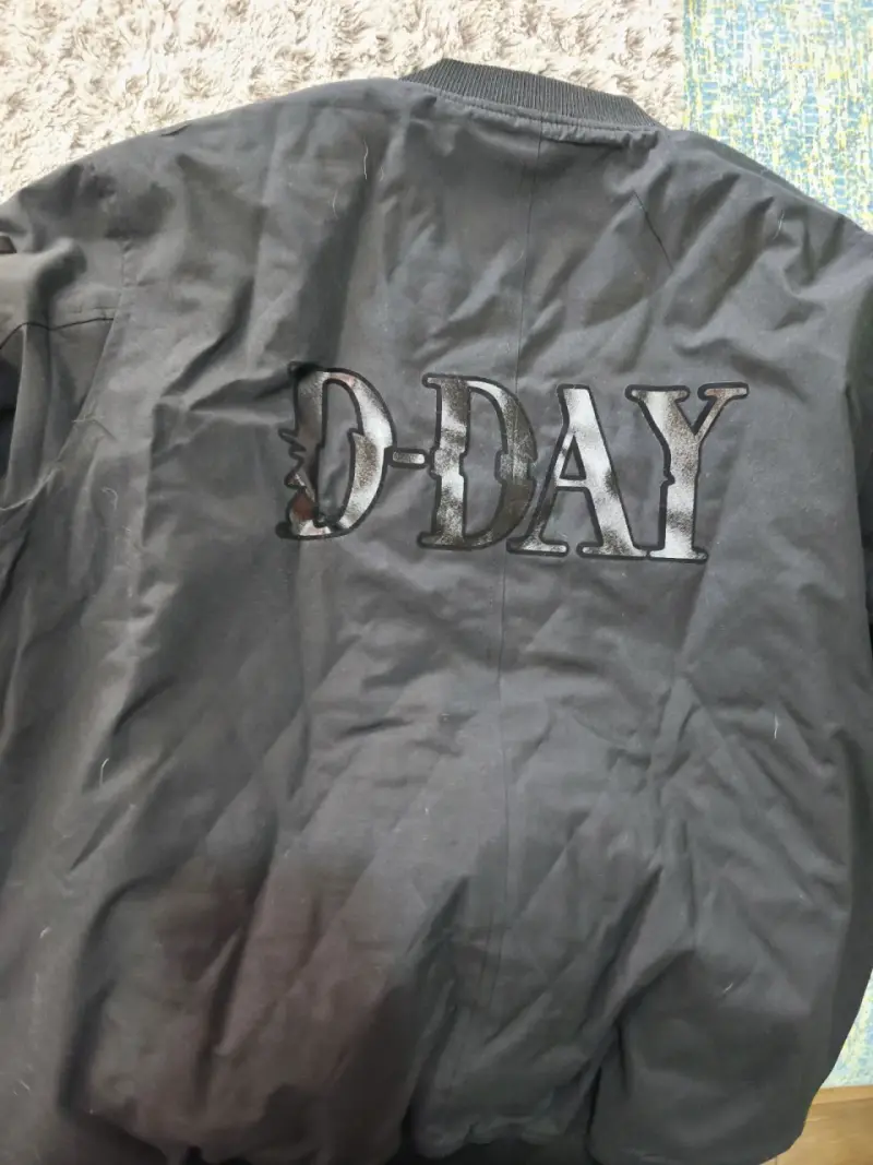 Chaqueta bomber negra D-Day BTS - 1
