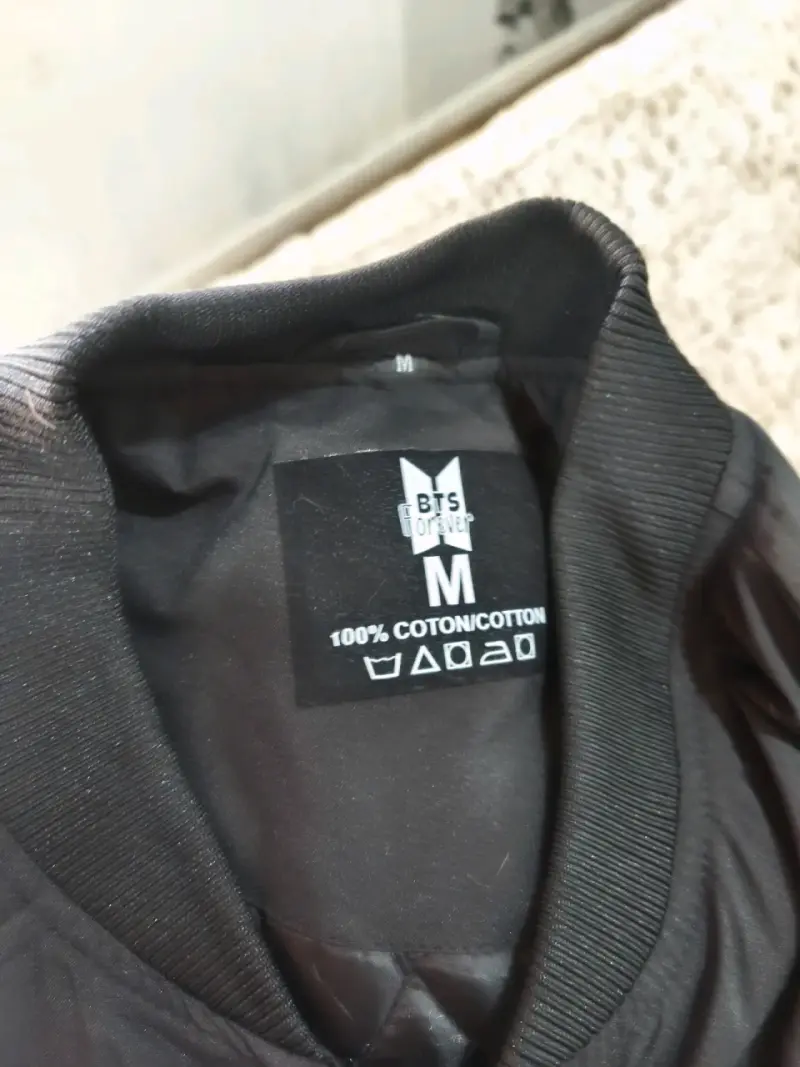 Chaqueta bomber negra D-Day BTS - 3