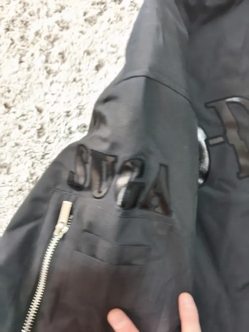 Chaqueta bomber negra D-Day BTS - 4