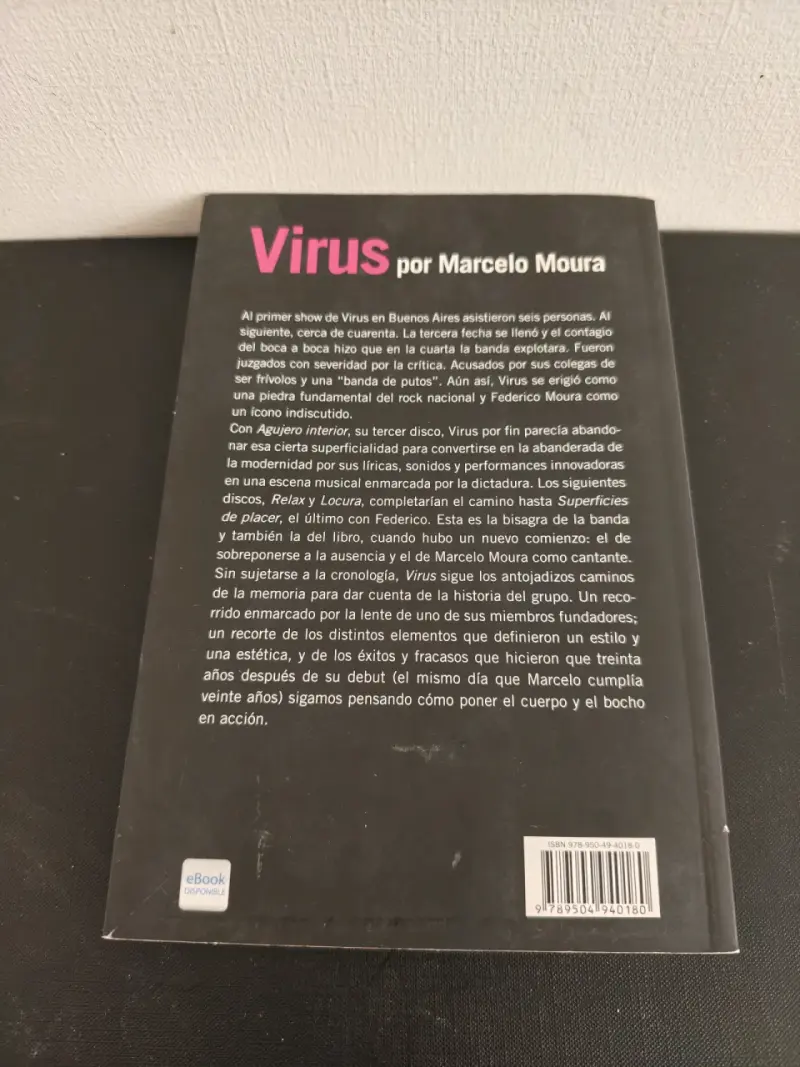 Libro 'Virus' por Marcelo Moura - 2