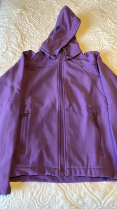 Chaqueta morada con capucha y cierre - miniatura 1